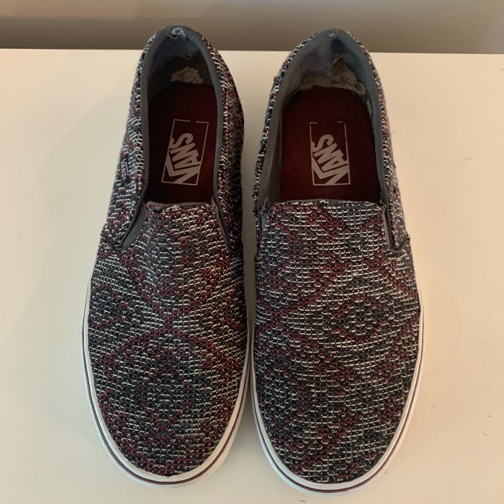 Vans off the Wall - Woven Slip on sneaker Purple/Black, Size 8.5. Unisex.